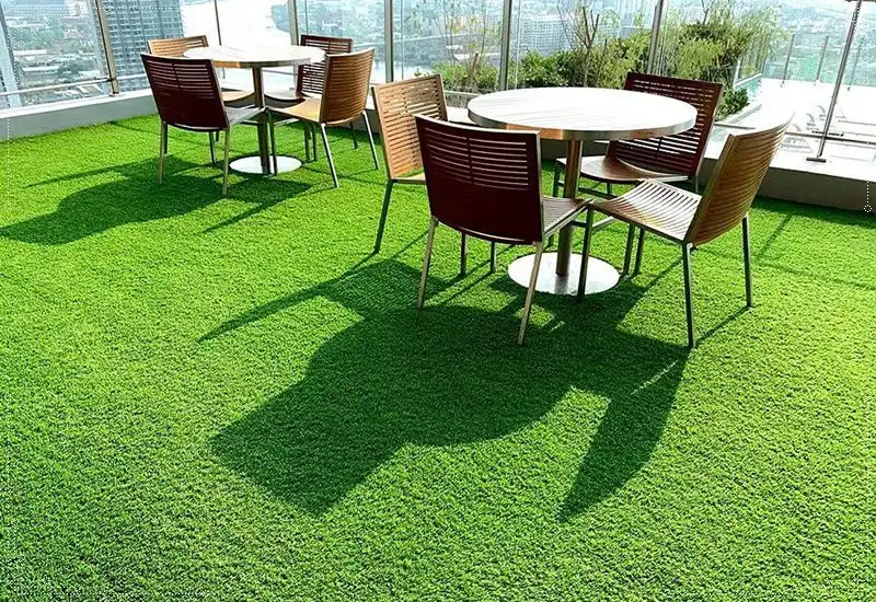 Không gian cỏ nhân tạo xanh đẹp mắt