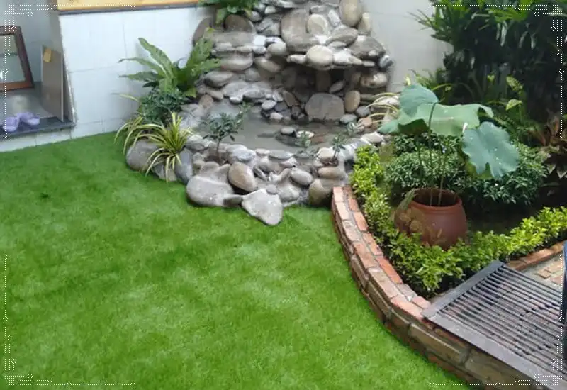 Cỏ nhân tạo làm tiểu cảnh sân vườn đẹp mắt