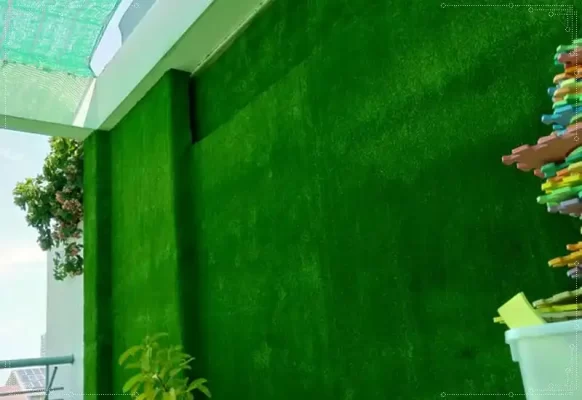 Tô điểm xanh cho những bức tường với cỏ nhân tạo sân vườn