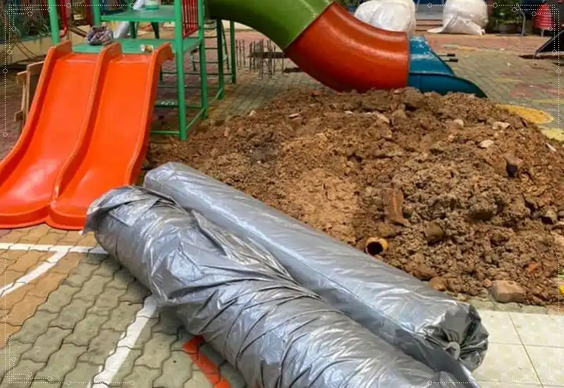 Làm mặt nền và tập kết vật tư