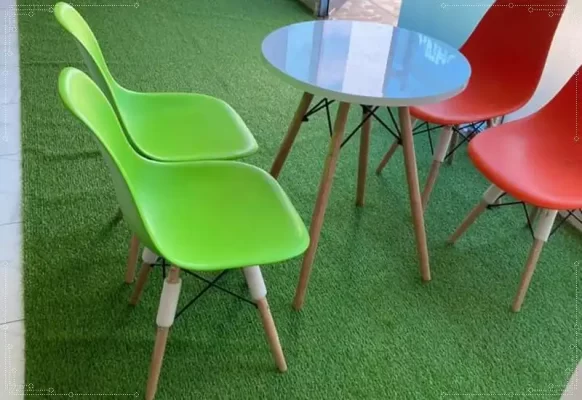 Thảm cỏ nhựa trang trí quán cà phê