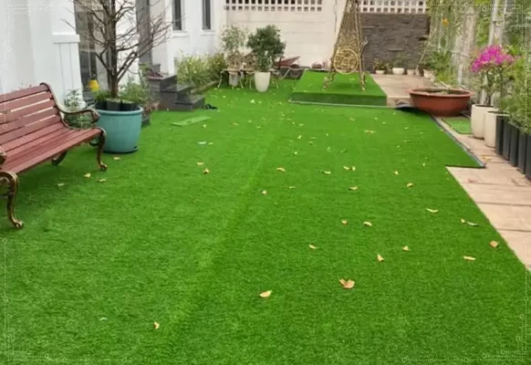 Cỏ nhân tạo làm sân vườn xanh đẹp