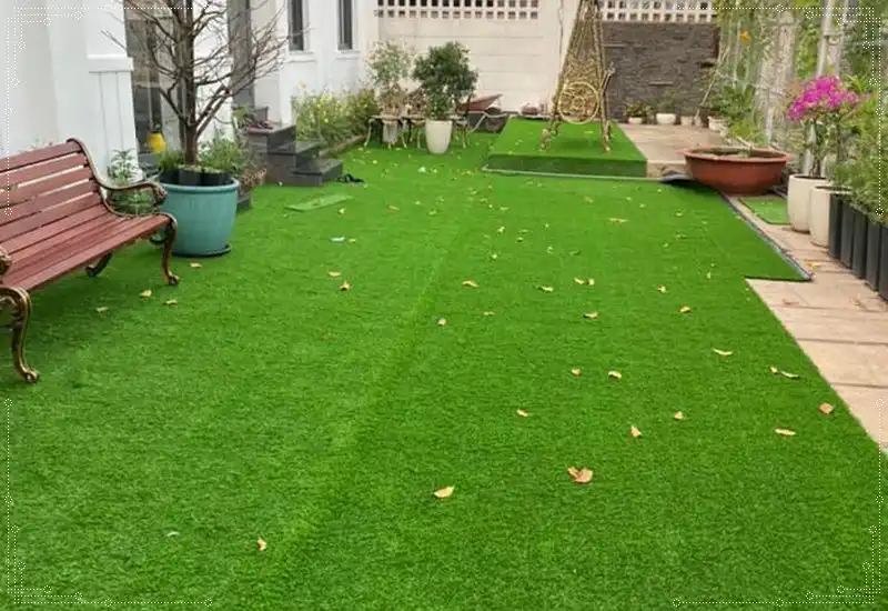 Cỏ nhân tạo làm sân vườn xanh đẹp