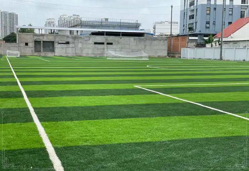 Sân bóng đá cỏ nhân tạo mini cho trẻ