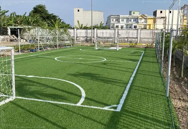 Làm sân bóng đá cho trường mầm non