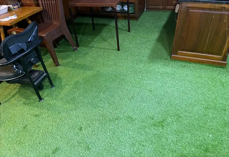 Cỏ nhân tạo trải quán cà phê