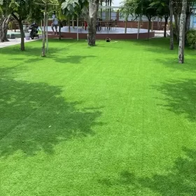 Trải cỏ nhân tạo sân vườn đẹp