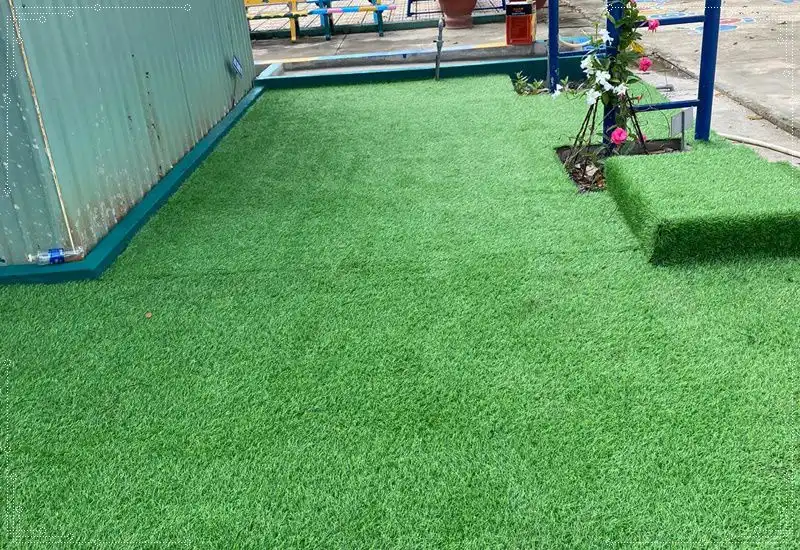 Thảm cỏ nhân tạo lót sàn trong nhà
