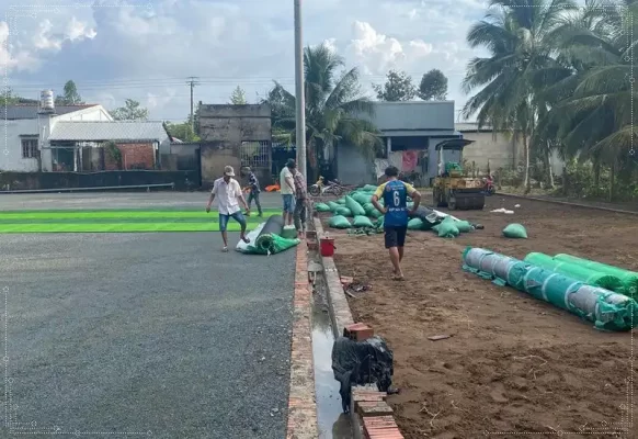 Thi công trải cỏ và cao su