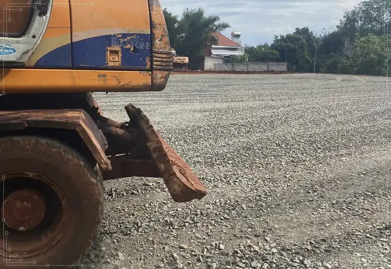 Thi công nền hạ sân bóng đá nhân tạo