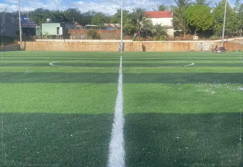 Mặt sân cỏ nhân tạo mini khi hoàn thiện