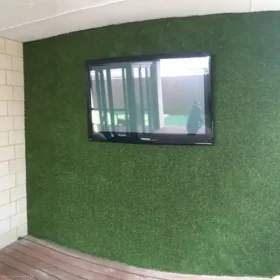 Vách tivi bằng cỏ nhân tạo