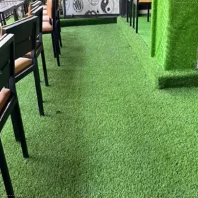 Cỏ nhân tạo trải quán cà phê