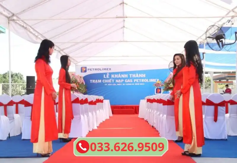 Thảm đỏ trải sự kiện khánh thành