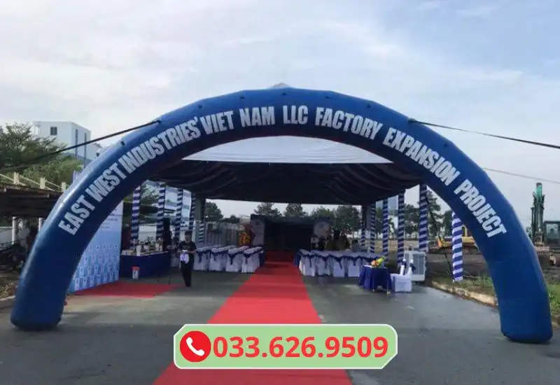 Thảm đỏ trải lối đi sự kiện