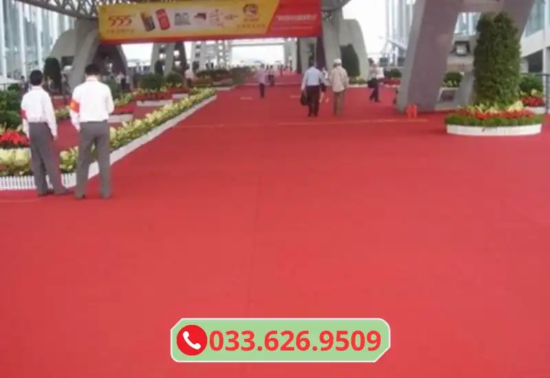 Thảm đỏ trải hội chợ