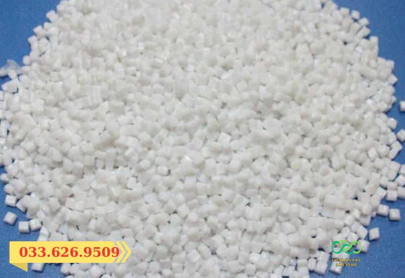 Nylon là vật liệu sản xuất các dòng cỏ rẻ