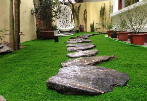 Thảm cỏ nhân tạo làm sân vườn