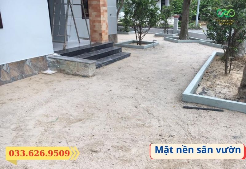 Sân vườn có thể đổ thêm 1 lớp đá/cát như hình