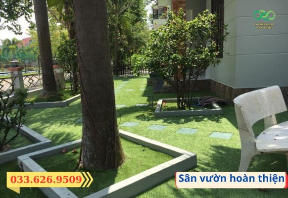 Sân vườn lót cỏ nhân tạo xanh mát