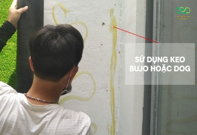 Sử dụng keo dán chuyên dụng để dán cỏ