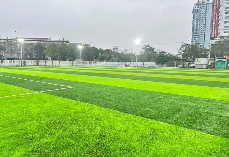 Diện tích sân bóng đá cỏ nhân tạo 9 người tiêu chuẩn