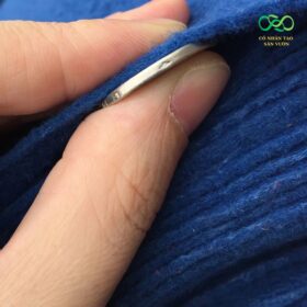 Thảm nỉ màu xanh dương sọc