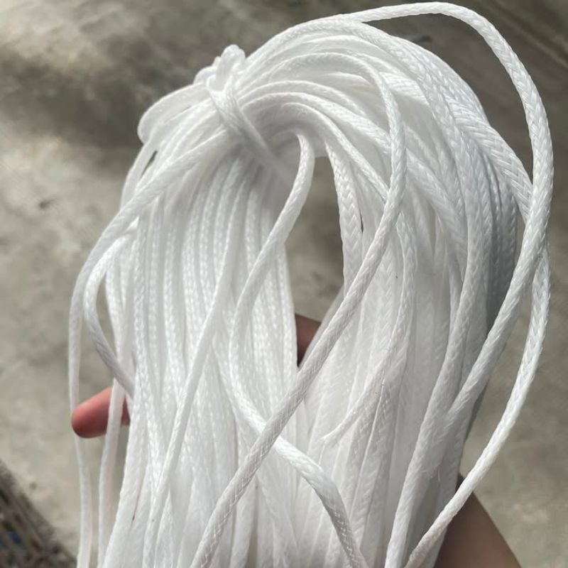 Lưới 4ly bao quanh sân màu trắng Lưới 4ly bao quanh sân màu trắng