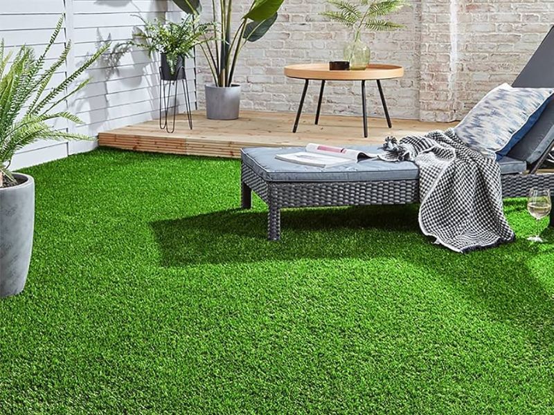 Cỏ nhân tạo làm tiểu cảnh sân vườn